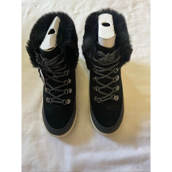 Koolaburra by UGG Tynlee Lace-Up Black 8 - Picture 3 of 11